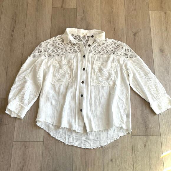 POL Women’s White Lace & Gauze Button Down Blouse Sz M - Picture 2 of 8